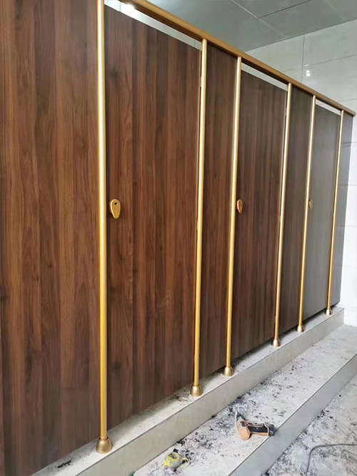 抗倍特板。立柱式，卫生间隔断7